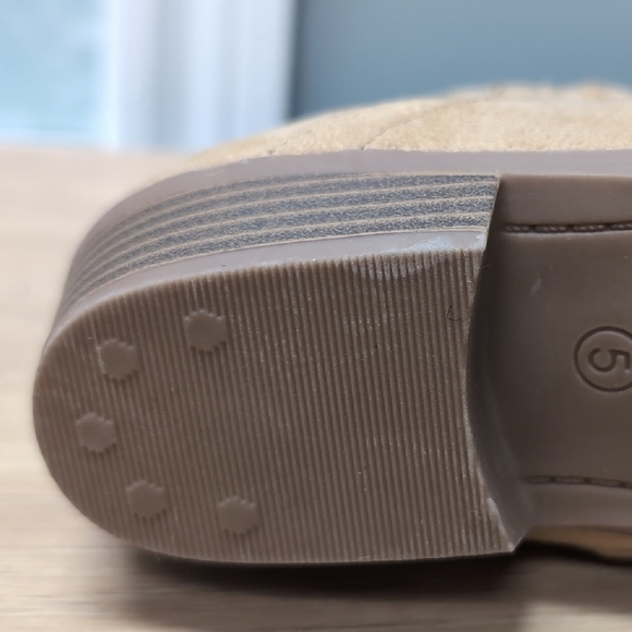 NWOT Nordstrom Tan Suede Jayda Ankle Booties. - Picture 8 of 9